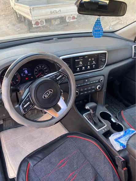 كيا سبورتج مديل 2022 سيارة وارد امريكي ضربتها جاملق وشويه من الباب  جهة السايق السعر المطلوب 190وبيها مجال اي استفسار  مامتواجد ع الفيس *********** الزبير
