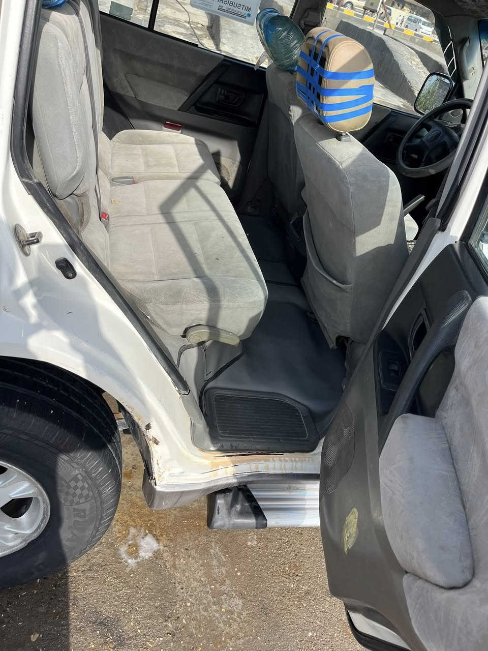 سلام عليكم  باجيرو موديل 2001 للبيع مكفوله كفاله عامه ماعدى باب الجنطه بيه صبغ  وحوره مكينه وكير ياباني مال شاهينه 6 سلندر  جديده كارتون حاويه  رقم بغداد تحويل  سنويه منتهيه 2020 مكانه ناصريه 
***********
السعر 75 بيهه مجال بصيط
