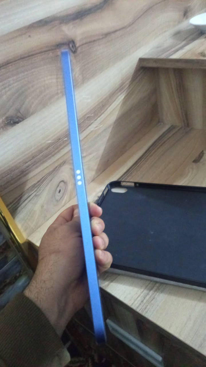 متوفر ايباد 10 ذاكره 64 لون ازرق
فقط البصمه متوقفه جهاز اخو جديد  ***********

واتساب سعر ب350بي مجال
