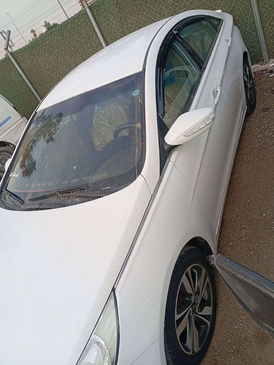 12 خليجي بيها تكمه جهت الصدر مصلحه مكفوله من الضربه بيها صبغ عام سعر 98 بيها مجال مكان ديوانيه *********** بي واتساب
