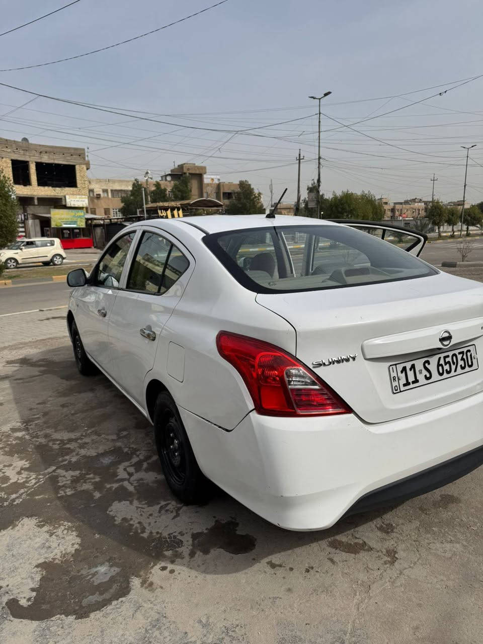 السلام عليكم سني هندي موديل2022 بليته زركه رقم  بغداد جديد هزة هل امور كلهة كامله باسميي
سيارة بيهة بنيد مبدل بلادي وبوارد بالباب
مكاني بغداد البياع
السعر 107وبيهة محال بسيط حك جيتك سيارة ٢٢ بلاش
للتواصل *********** موجود واتس اب بغداد, العراق
