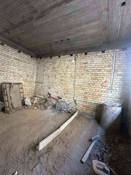 للاستفسار : ***********
دار طابو سكني للبيع  مساحة 62متر واجهة5/5
هيكل ماء مجاري كهرباء بوري ابواب شبابيك شتايكر السطح كله كاملة يحتوي على طرمه و مدخلين ع صاله و ع مطبخ و منور و خدمات الطابق الاول غرفتين نوم و خدمات يحتاجله من 15مليون الى 20مليون وحسب قناعة المشتري الموقع بغداد سبع ابكار 
 خلف سوك السمكة منين تجي يطلع عليه من الوقف السني يجي عليه خدمات فووول  ومن الله التوفيق
للاستفسار : ***********
