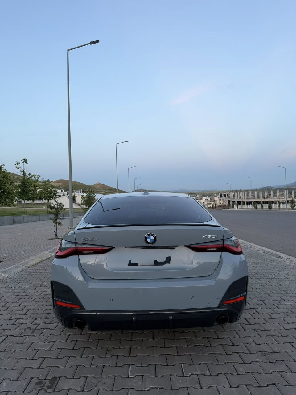 للبيع فقط
Bmw 430i 2024 
بي ام دبليو ٤ سيريس 
السياره خليجيه وكالة عروش 
ماشيه ٤٩ الف كيلومتر فقط 
السياره مكفوله بدون صبغ 
بدي ام بلادي 
داخل احمر
شادولاين باكيج (كلوبات + عطر+مري)اسود بلادي 
وياله ١٩ انش individual 

مواصفات السياره 
٤ ابواب بصمه 
كشنات كهريائه 
كشنات ميموري
مري شفط 
داتاشور HUD 
سلايد 
تشغيل عن بعد 
بصمتين 
ابل كاربلي اندريد اوتو 
حساسات ٣٦٠ 
صندوك شفط 
فتح الصندوك عن طريقة الرجل 

بعد هواي مواصفات 

للاستفسار 
***********
