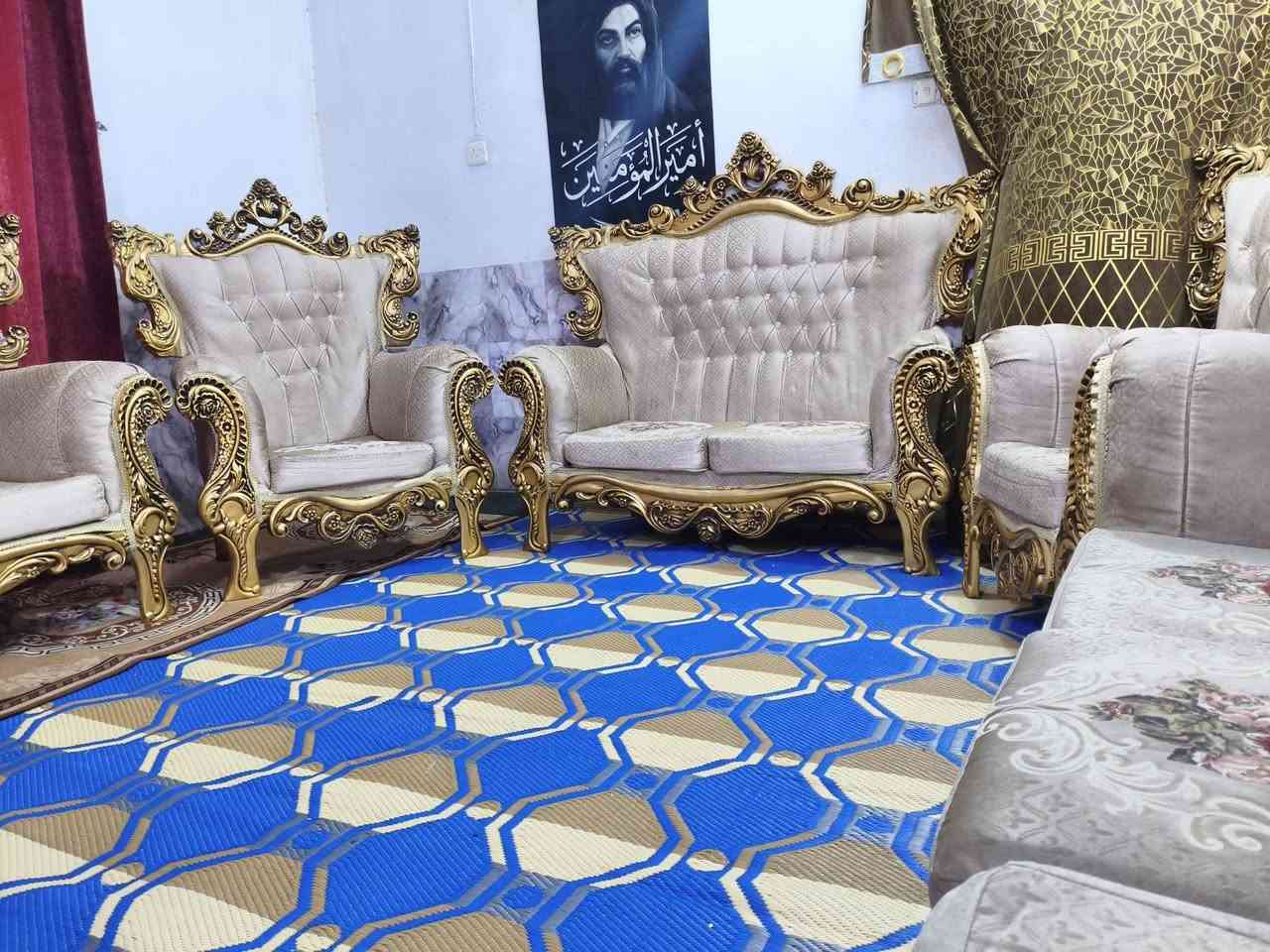 تخم ملكي 10 مقاعد نضيف حيل اخو جديد مابي اي ضرر سعره 375 وبي مجال مكاني كربلاء حي العامل يوجد توصيل بكروه *********** يوجد واتساب
