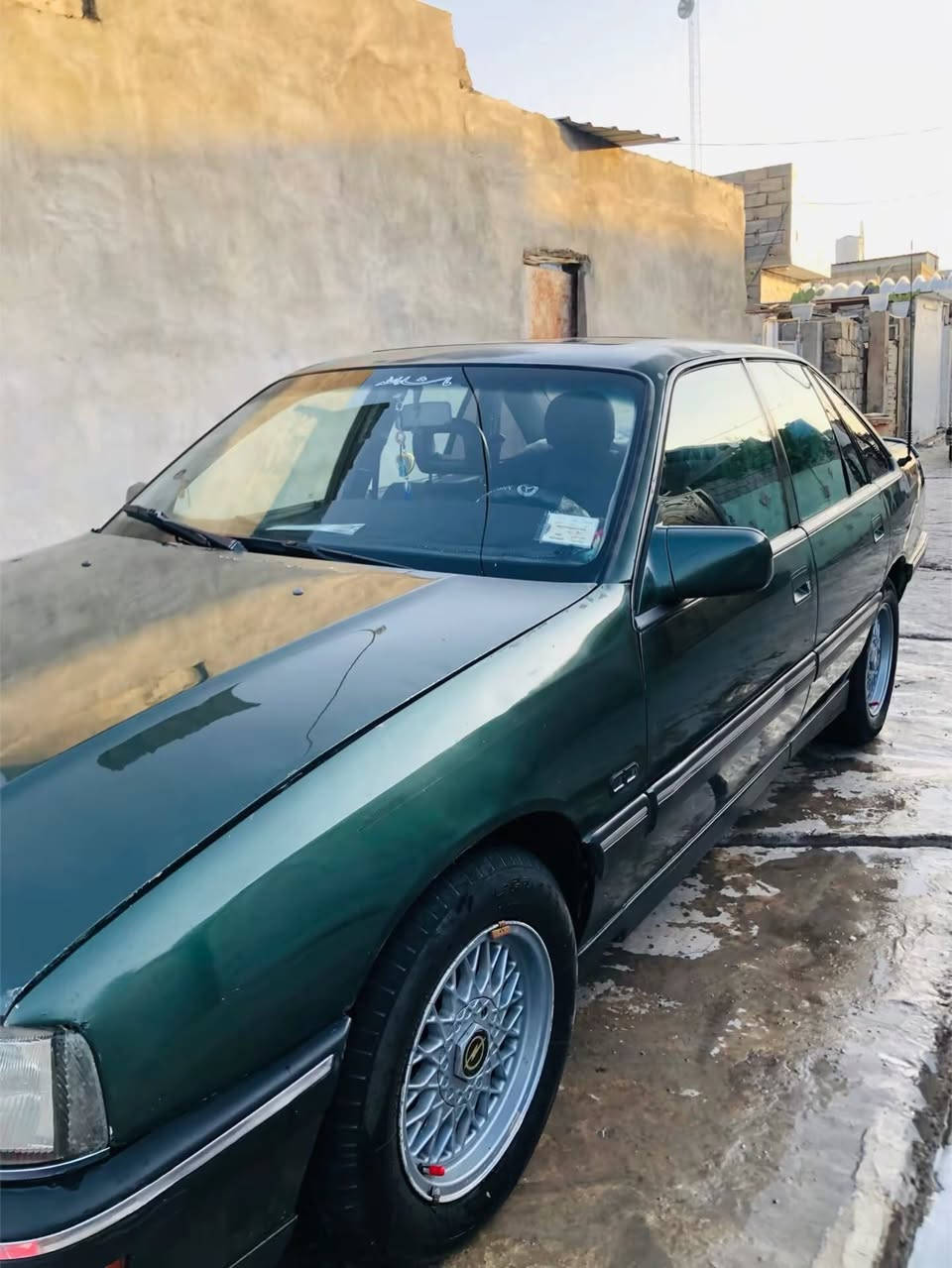 سيناتور للبيع موديل 1993 سياره حجم محرك 3000 كدام العين نضيفه مشالله جامات كهربائي كير توماتيك سياره كير او محرك انطيك ياها شرط لا صرف ولا نفخ محرك كبس +بيها كاربون بانزين صاحب سياره موجوده تاخذ سياره ما تصرف عليها دينار صبغ ما بيها فقط جماليه تبريد شركه ثلج ❄️سعرها 45 او بيها مجال انشالله 
 اي استفسار راسلني او اتصل ع ارقام التاليه 

***********‬
***********
