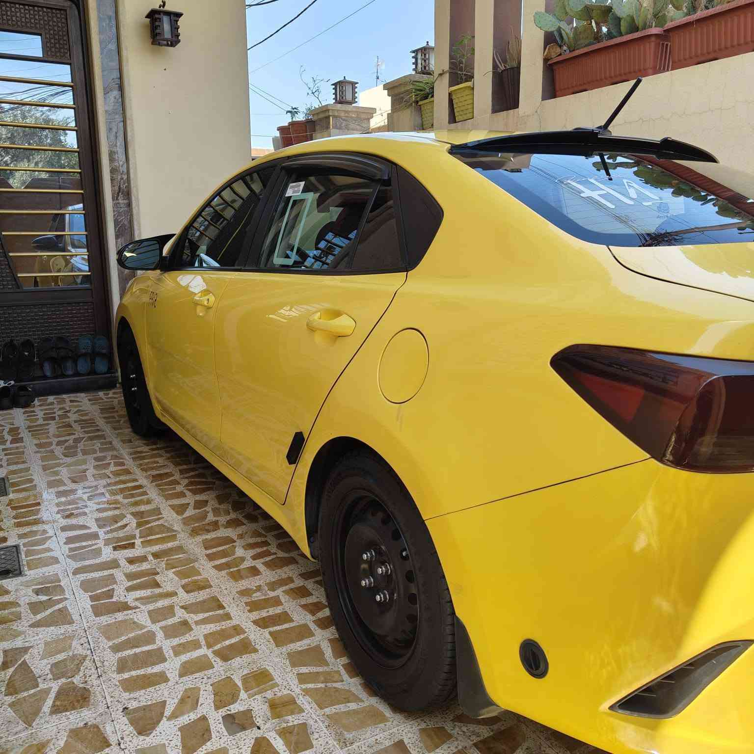 اللهم صلي على سيدنا محمد
كيا ريو 2022 امريكي
رقم نينوى مسطره 
سنويه الى 2029 بسمي 
شرط التحويل
منضومه غاز 
ضرر جاملغ خلفي وصندوك
وبيها تليكطات بسيطه مال تكسي سياره 1/1جاهزه 
طخم تاير جديد
كيرها محرو AT المرغوب
مكينه 16دوش محرك كير تبريد شرط 
السعر 130بيها مجال بسيط 
***********
