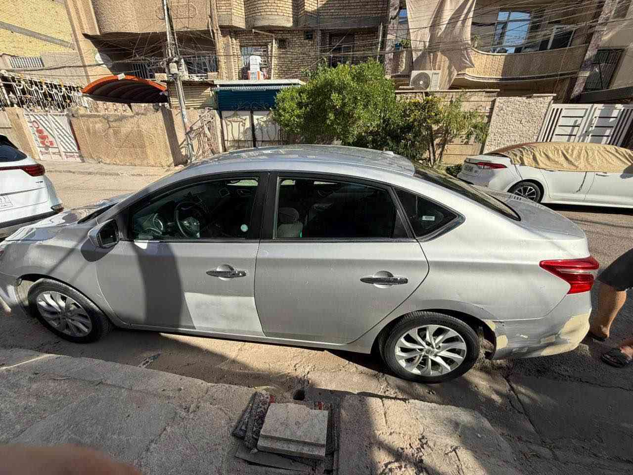 سنترا 2019امريكي مواصفات sv 
ضرره جاملغ صفحه السايق 
وبيهه طخات موضحه بالصور 
التبريد بي ضعف ماشيه 103الف حقيقي
رقم بغداد بأسمي 
مواصفات معروفة سيارة نظيفة 
وكير ومكينه خير من الله
مكاني بغداد عارضها 95وبيها مجال بسيط
*********** بغداد, العراق
