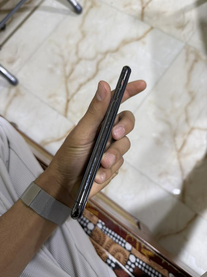 ايفون 11 بروماكس
ذاكره 256 

بطاريه 100 

مستبدل بطاريه +شاشه اصليات 

نضافه كدام عينك

سعره 225 قفل 

للاستفسار 

***********
