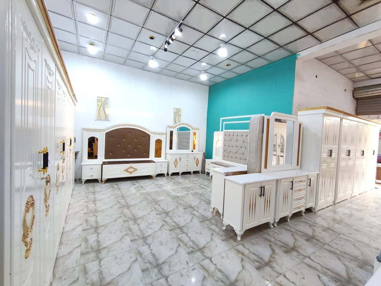 سلام عليكم
متوفر انواع الغرف العراقيه 
التصميم تركي الخشب بلوك 
كل الغرفه 
العنوان ناصرية 
***********
