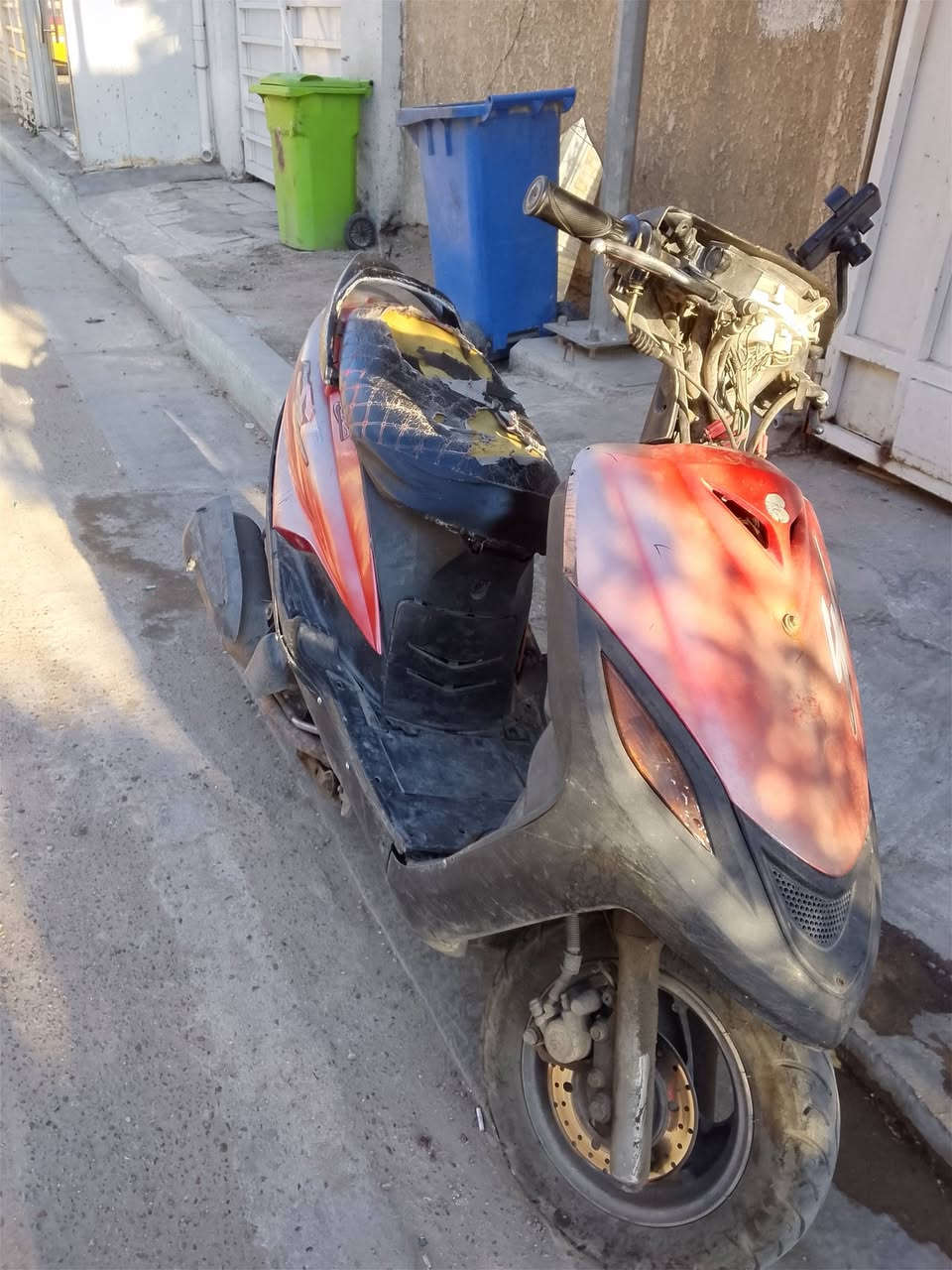 السلام عليكم
دراجه ماكس 140 دراجه بلاديه مكينه ما مفتوحه بيها نقوصات شغاله سلف هندر مال كراب الدراجه اروح و ارجع لشغلي الحمدلله ما موكفتني بشارع سعرها 200 و بيها مجال بسيط حك الجيهه
*********** بي واتساب
