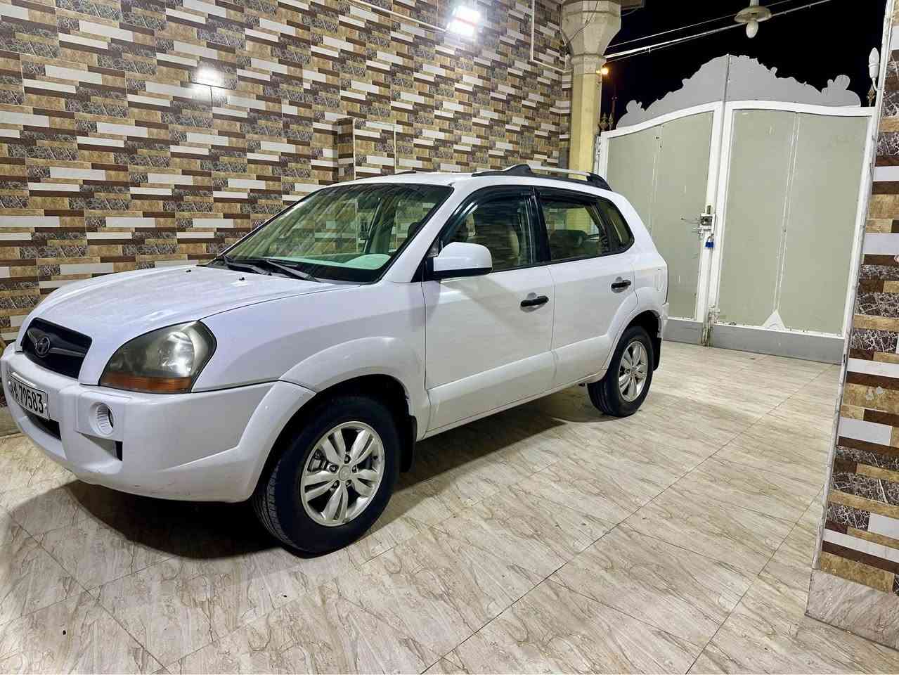 توسان 2010 خليجي مكفوله محرك 2000 دوش رقم بصره إنكليزي تحويل مباشر سياره جاهزه *********** البصرة, العراق
