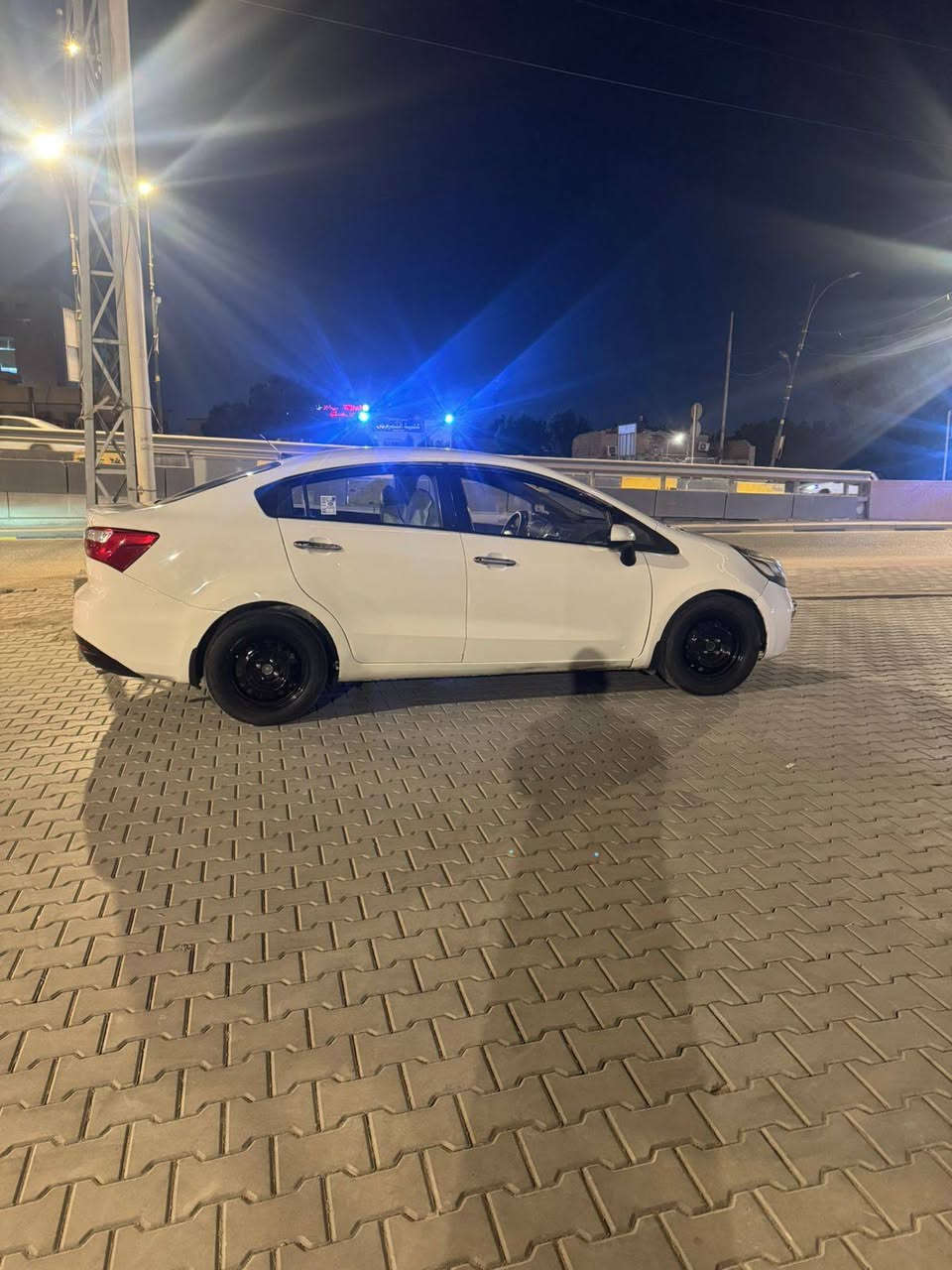 كيا ريو.  مديل 2013
مكينه وكير خير من الله حداديه عامه جديد 
بيها صبغ بالباب والداير الخلفي بدون حادث والجاملقات مفتوحات تقسيم فقط. ملاتها لبلاد
سنويه لل 27. راعيها بالبصره وشرط تحويل والسياره بالبصره.  جاهزه من كلشي
العنوان / البصره. ابو الخصيب حي العسكري
لستفسار اتصل اني مكلف بالنشر لاتراسلني ودكلي شبيها اتصل ع راعيها وستفسر ***********
السعر. ( 80 )
