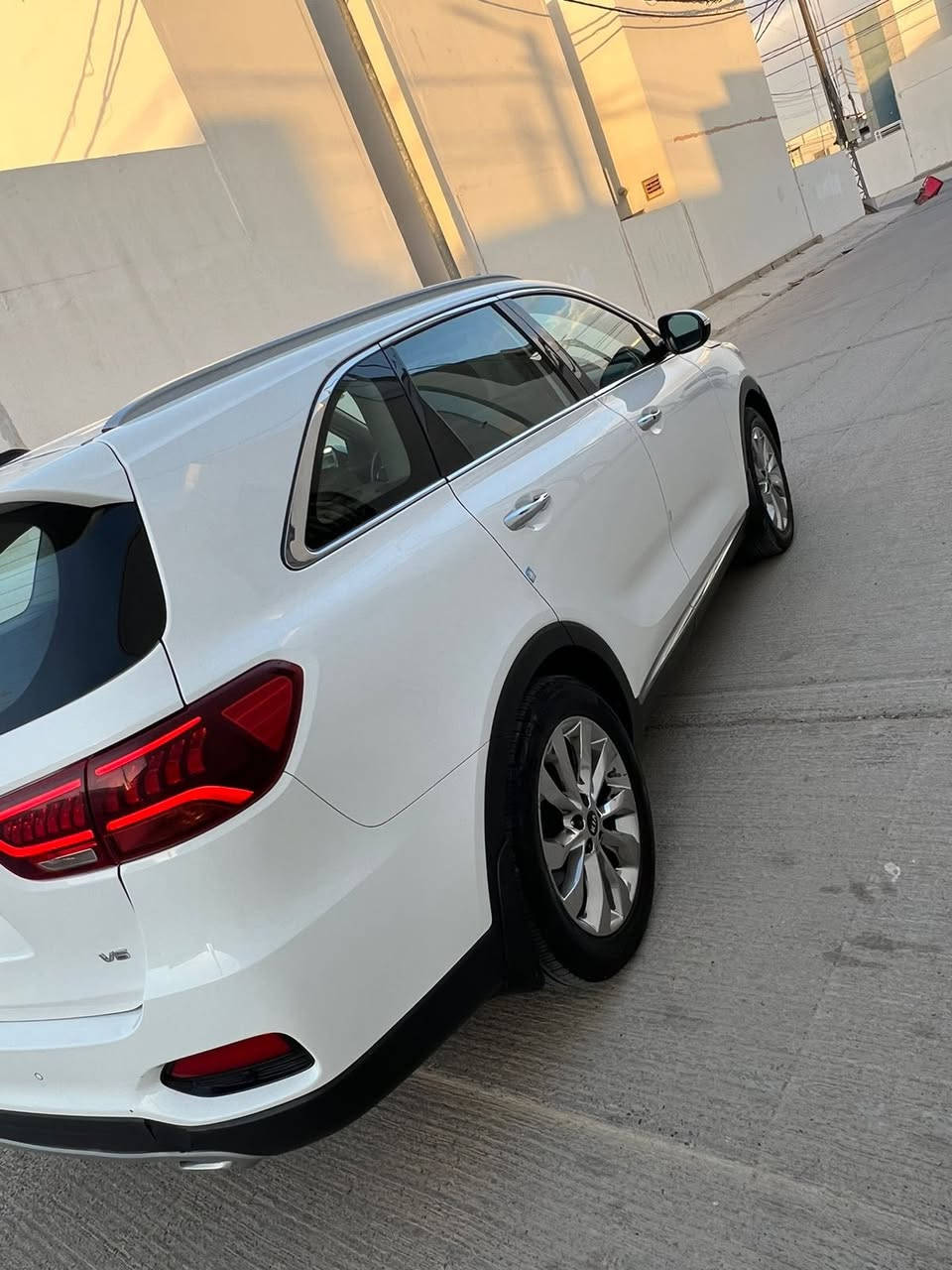 سورنتوخليجي موديل 2019كفالة عامه تحويل مباشررقم اربيل  فول عدبنراما والفورويل 
بصمه تشغيل
بصمه بيبان
حاكيه
تحكم فول
شاشه انفنكيشن
شاحن ويرأس
كراسي كهرباء
بردات خلفيه
جنطه كهرباء
٦سلندر
٧راكب ٣قطع تبريد ماشيه 110 مكينه عل وضع الشركه مامفتوح بيه برغي السعر 235 وبيه مجال بيع او مراوس الاستفسار ***********او ***********
