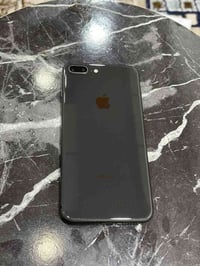 ايفون ٨ بلس • ذاكره ٦٤ • بطاريه ٧٥٪