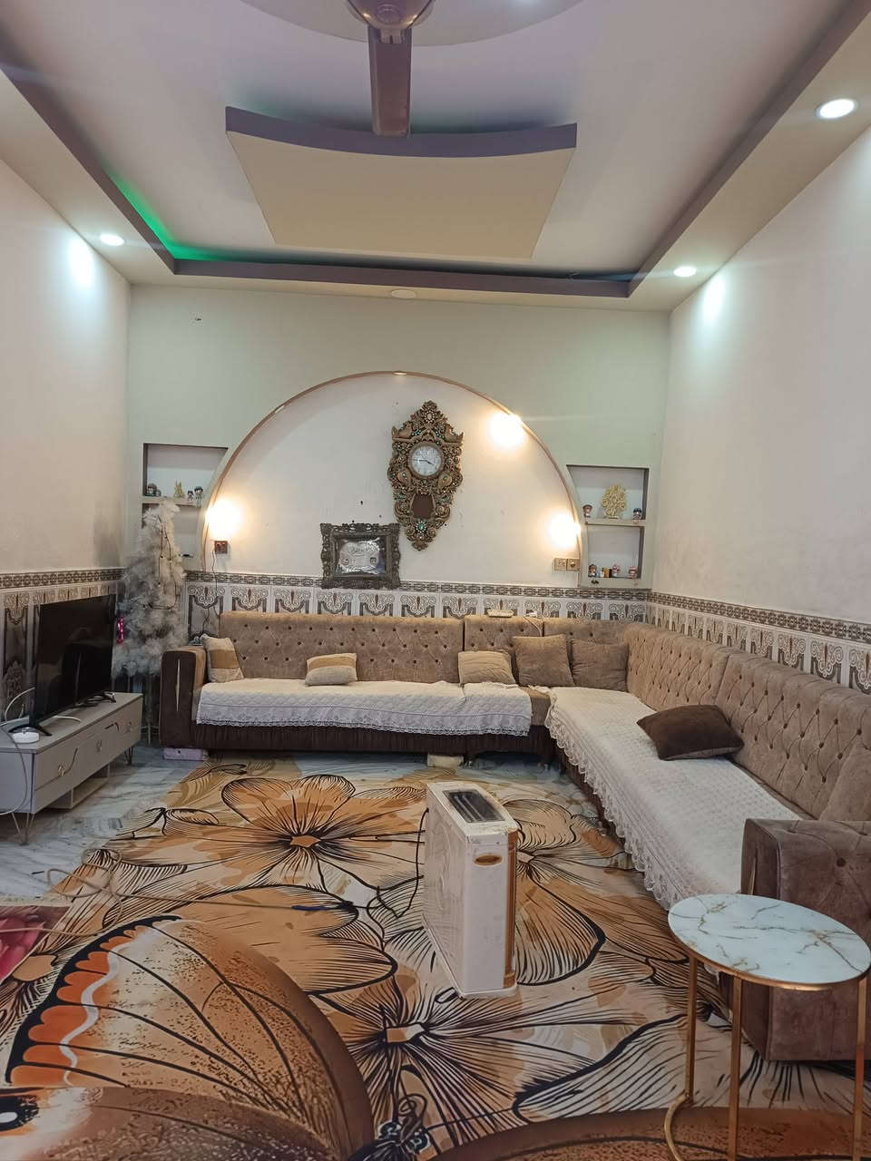 السلام عليكم
بيت مساحته 260  طابقين 

نزله ابو هبة شموخ الثانية

بناء حديث طابوك صب يحتوى طابق الارضي يحتوي على غرفتين وصاله واستقبال ومطبخ وحمام داخلي وخارجي

، الطابق العلوي غرفتين وصاله وحمامات  

استفسار   مكتب عيون الناصريه 

تصل عل رقم

***********
