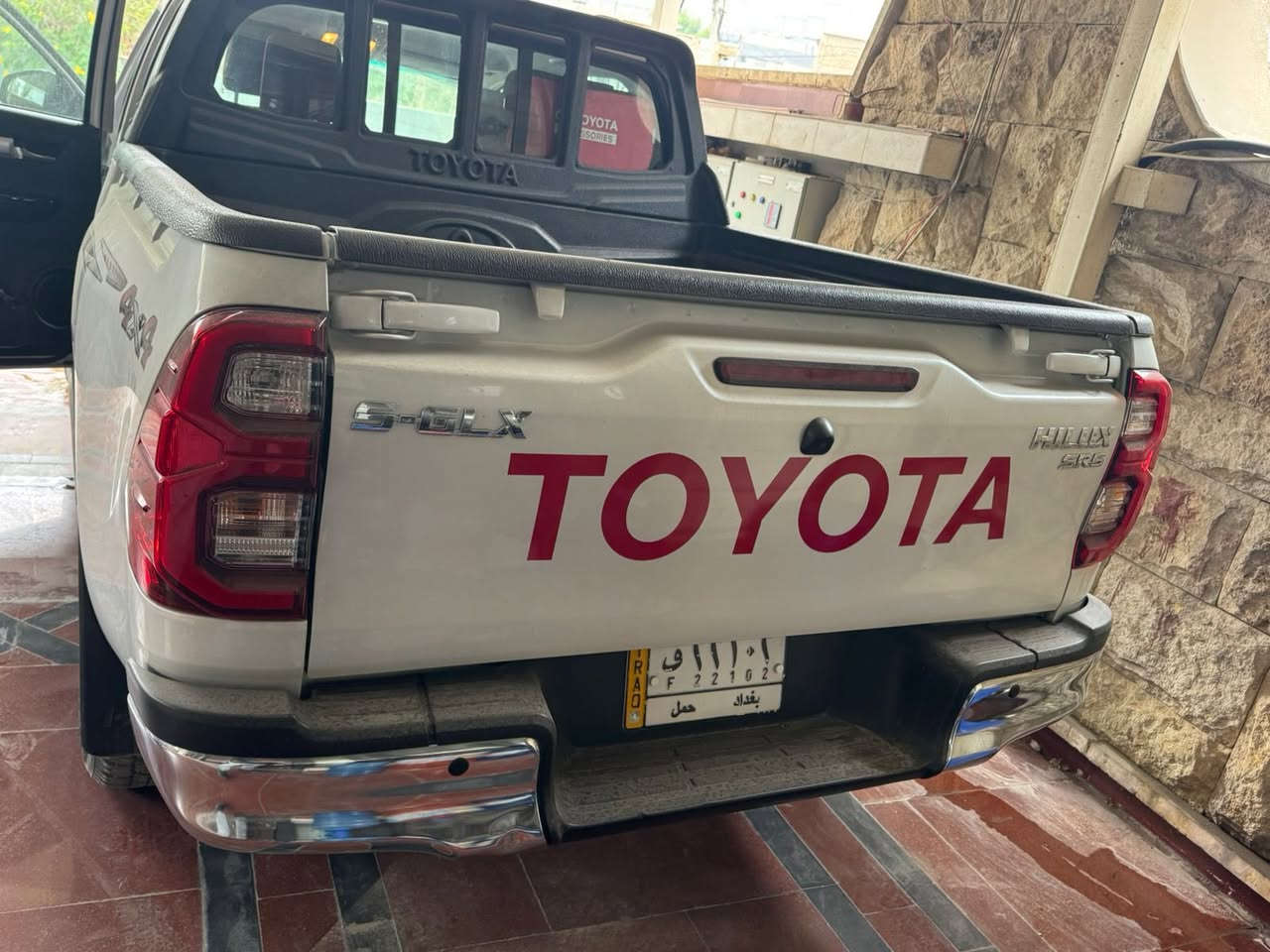 بيكم تيوتا 2023 سعودي بصمة مكفولة كفالة عامة ماشية 17 الف بعدهه بتراب الشركة  ***********.  السعر 33 الف دولار قفل
