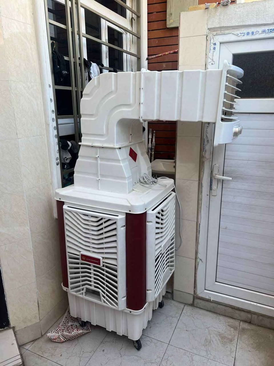 مبرده نضيفه حيل مشتغله موسم واحد حجمها الكبير 50   قياسها ٦٠ لتر كلش نضيفه رايدها ب ٢٢٥ وبيها مجال مكاني حي العامل اللي يحب يتواصل موجود علي الرقم *********** بي واتساب بغداد, العراق
