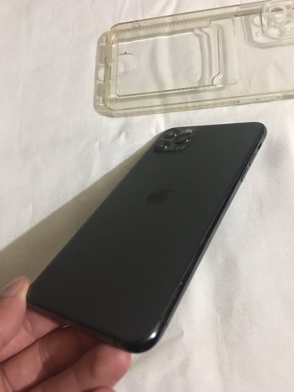 السلام عليكم 
ايفون 11 برو ماكس 
ذاكره 256/ بطاريه 100/نموذج M/ محدث اخر تحديث 26.4

الجهاز نظافته ممتازه / الجهاز كله شغال 

مبدل شاشه اصليه تلث خيارات وفيس ايدي شغال 
مبدل بطاريه للادامه/ الباقي على وضع الشركه 

السعر/ 225 … بغداد / الكاظميه .. ماعندي توصيل


**إذا كنت صاحب هذا الإعلان وتريد حذفه لأي سبب، رجاءا أرسل رسالة إلى الدعم الفني**