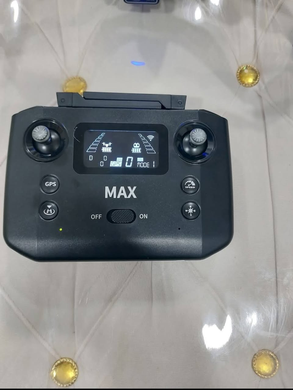 للبيع درون kf101 فول نضافه وفول موصفات مستخدمه يوم واحد مع ملحقاتها و+بطارتين مدئ 5كيلو وارتفاع 300متر تريد تعرف موصفاتها اكتب بالكوكل اسمها kf101 ويطلع كل مواصفاتها المكان واسط توصيل ماعندي شراي يدخل خاص


**إذا كنت صاحب هذا الإعلان وتريد حذفه لأي سبب، رجاءا أرسل رسالة إلى الدعم الفني**