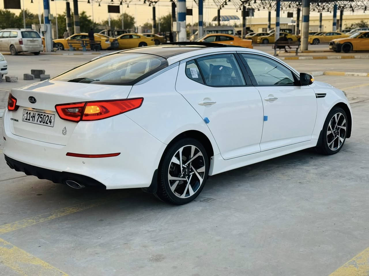 اللهم صل على محمد وال محمد 🧿
السلام عليكم كيا اوبتيما خليجي موديل ( 2015 ) رقم بغداد دولي باسمي سيارة جديده جدا ماشيه ( 150 )فول مواصفات عده البصمه محرك 2400 دوش شرط مامفتوح السياره بيه باب السايق مبدل اصلي شرط طبق الأصل والباقي مكفول من الضربه والصبغ والتبديل سياره جاهزه من كلشي مواصفات سياره بناراما شغاله ويل كب كروم 18 كامره خلفيه حساس خلفي لد امامي خلفي بلاجكتور عدسه مرايات شفط يدات نيكل بلاد تبريد قطعتين فول تحكم شفتات بالستيرن اشاره بالمري مكان سياره ناصريه مركز للاتصال ( *********** ) 

وات ساب ( *********** ) السعر ( 143 ) ورجاااا مو شراي. لا يكسر بحلال الناس
