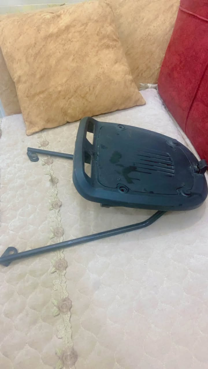 سلام عليكم شباب ذن غراض للبيع اسعار مناسبه العنوان ناصريه الاسكان صناعي متواجد عله هاذ رقم ***********
1كفر مال ماكس منغولي ب 5
2سبيايدر جناح ب 3
3كاسحه ب 8
4واقيه مال كزوز ب 3
5كلوب زنون ب 5
6بلك ب 1
7كلوب ب ٢
