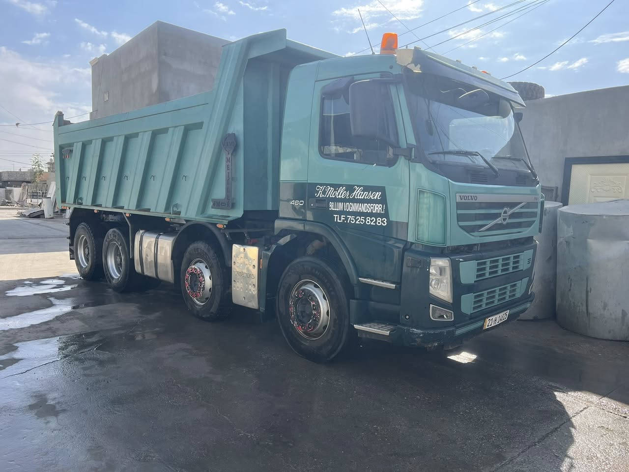 ڤالڤو  للبيع وحش حجم 500موديل 2012 كير اوتماتيك بودي 18متر رقم سليمانيه شرط التحويل سياره بلادي عكرب جاهزه للشغل تخم تايرات ***********
