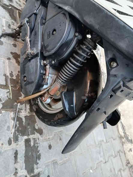 السلام عليكم للبيع ماكس عدله دراجه بلاديه مكينه ناعمه خرسه شلعه ومعدل نكره سلف كهربائيات كلها شغاله تايرات جدد طستها كلش حلوه دراجه كامله ونضيفه  السعر ٥٢٥ العنوان حي القاهره الرقم ***********
