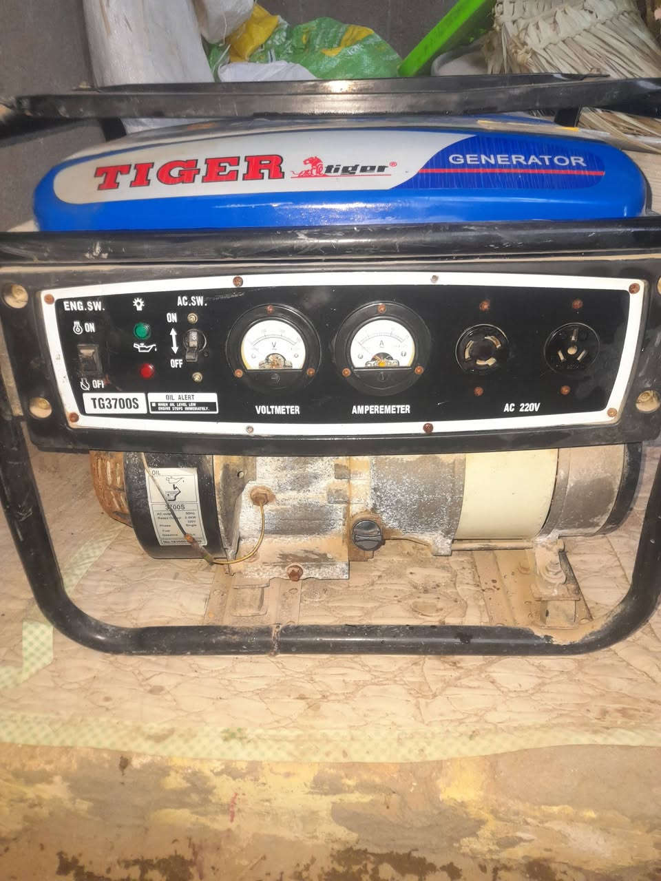 السعر ٢٥٠ رقم مبايل ***********
