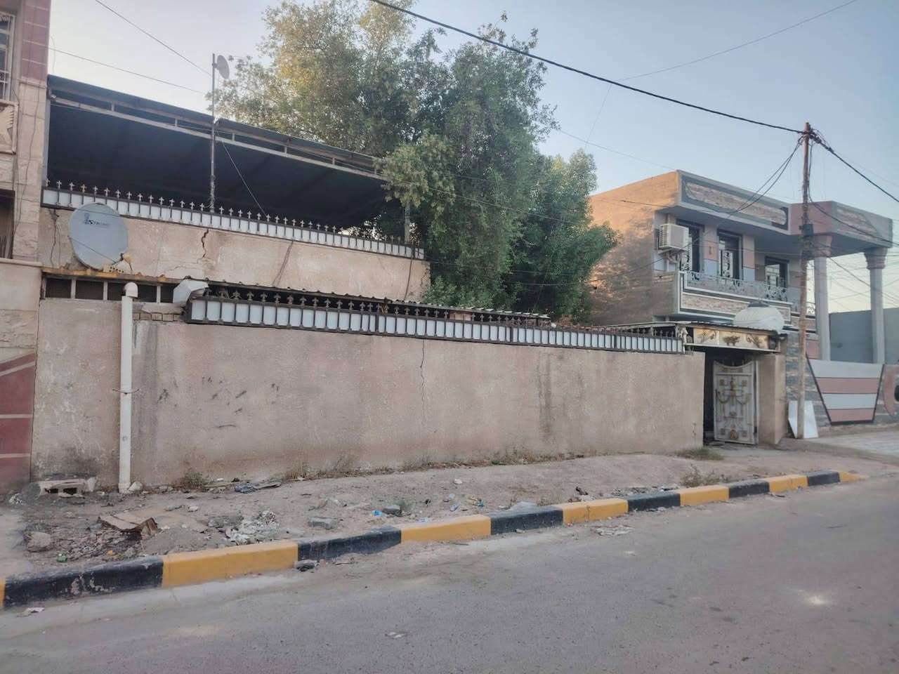 بيت للبيع في بغداد المحمودية حي الربيعي قريب على التله
المساحه ٣٠٠ متر
الواجهه ١٥ متر
النزال ٢٠ متر
للاستفسار والتواصل مع صاحب البيت ***********
