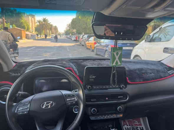 السلام عليكم كونا ٢٠٢٣ لميتد 
بدون شواصي بدون لغود 
حادثه مثل ما موضح في الصوره 
بيه قماره السياره 
جاهزه فحص مؤقت
مكان بغداد
#السعر ١١٥ وبيها مجال 
***********
