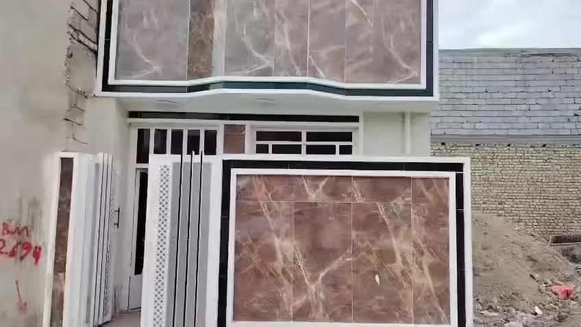 السلام عليكم
دار للبيع في منطقه سبع البور منطقه الـ4000
 50 متر واجهيته 5 ونزال 10 بيت جديد بعده ما مسكون 
البيت بأسمي سعر 28 مليون
للأستفسار/***********
البيت طابو ملك صرف على طابو الكاضميه
