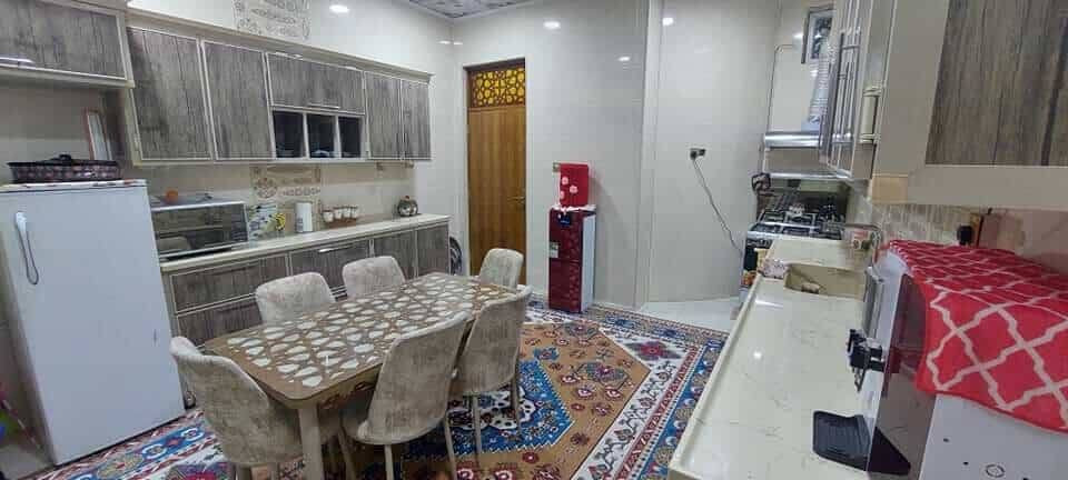 سلام عليكم 
بيت للبيع ١٥٠ متر طابو زراعي سند ٢٥ مسجل بالبلديه وعندي استمارة التسجيل  ورقم بلديه بناء قبل القرار وموجود بالتصوير الجوي 
 
العنوان.  علوة الفحل بالبدايه مقابل مدرسة عبدالله بن الحسين ع  الشارع ١٠متر التبليط رابع بيت عن الشارع 
خدمات كامله خط تكسيات ٥٠٠ دينار يوصل لشارع السكه مستوصف مدارس سوك كلشي متوفر يمك  أرغب منطقه بالعلوه 
وأهم من هذا كله الجيران 👑والشارع كله مرتب  

غرفه 5X4
صاله 5X7
استقبال 4X6
مطبخ 4X5
مجمع صحيات داخلي 
مكشوفات 2
صحيات خارجي 
بناء الأساس والسقف صب مركزي 
بناء مال جناي 

السعر ب٩٧ مليون بي مجال قليل

*********** النجف, العراق
