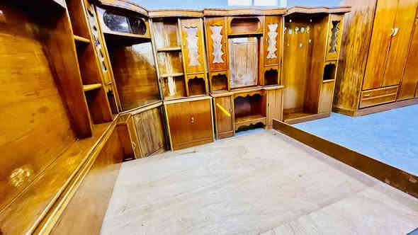 السلام عليكم من رخصت المسؤولين غرفه نوم مسرح احطاطه داخل خارج النظافه فول اربيعنيه السعر ٧٥٠ وبيها مجال العنوان الرمانه البوعبيد التواصل خاص او اتصال على الرقم الثاني ***********
