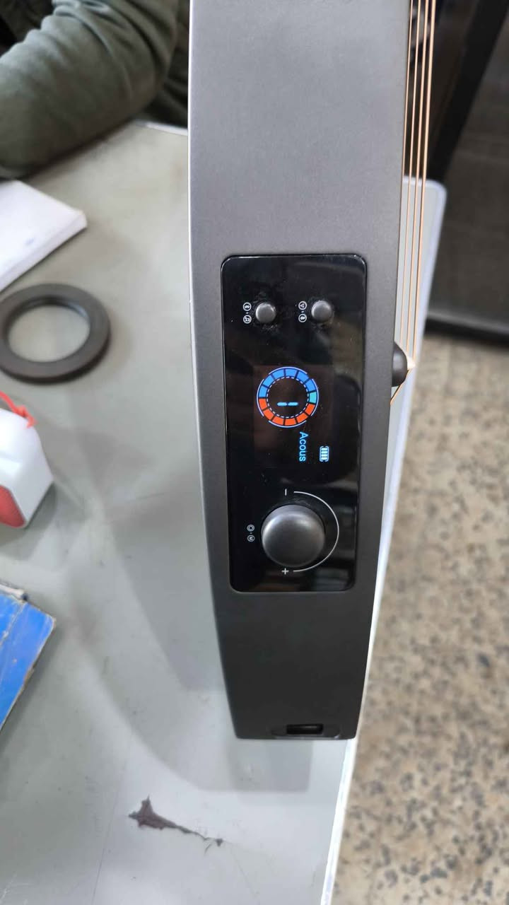 العنوان:
كيتار ENYA NEXG ذكي | كهربائي + سماعة مدمجة | حالة ممتازة
الوصف:
كيتار ENYA NEXG الأصلي، كيتار ذكي حديث بتصميم عصري وصوت احترافي.
يشتغل بدون أمبليفاير لأن بيه سماعة مدمجة، ومناسب للعزف بالبيت أو السفر.
المواصفات:
سماعة داخلية قوية
بلوتوث + مؤثرات مدمجة
يدعم التسجيل
شحن USB
خفيف الوزن وسهل الحمل
مناسب للمبتدئين والمحترفين
الحالة:
نظيف  
اللون:
أسود 
السعر:٧٣٥ ألف
قابل للتفاوض 
سبب البيع:
عدم التفرغ 
الموقع:
(اكتب مدينتك)
للتواصل:
خاص أو اتصال  ***********
ويجي ويا اوتار اب ٢٥ ألف ارقة شي وحزام اب ١٥ ألف بغداد, العراق
