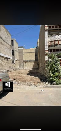 قطعة ارض للبيع * المساحة: 83 متر واجهة 4.15 نزال 20م 📍الموقع: البنوك /...
