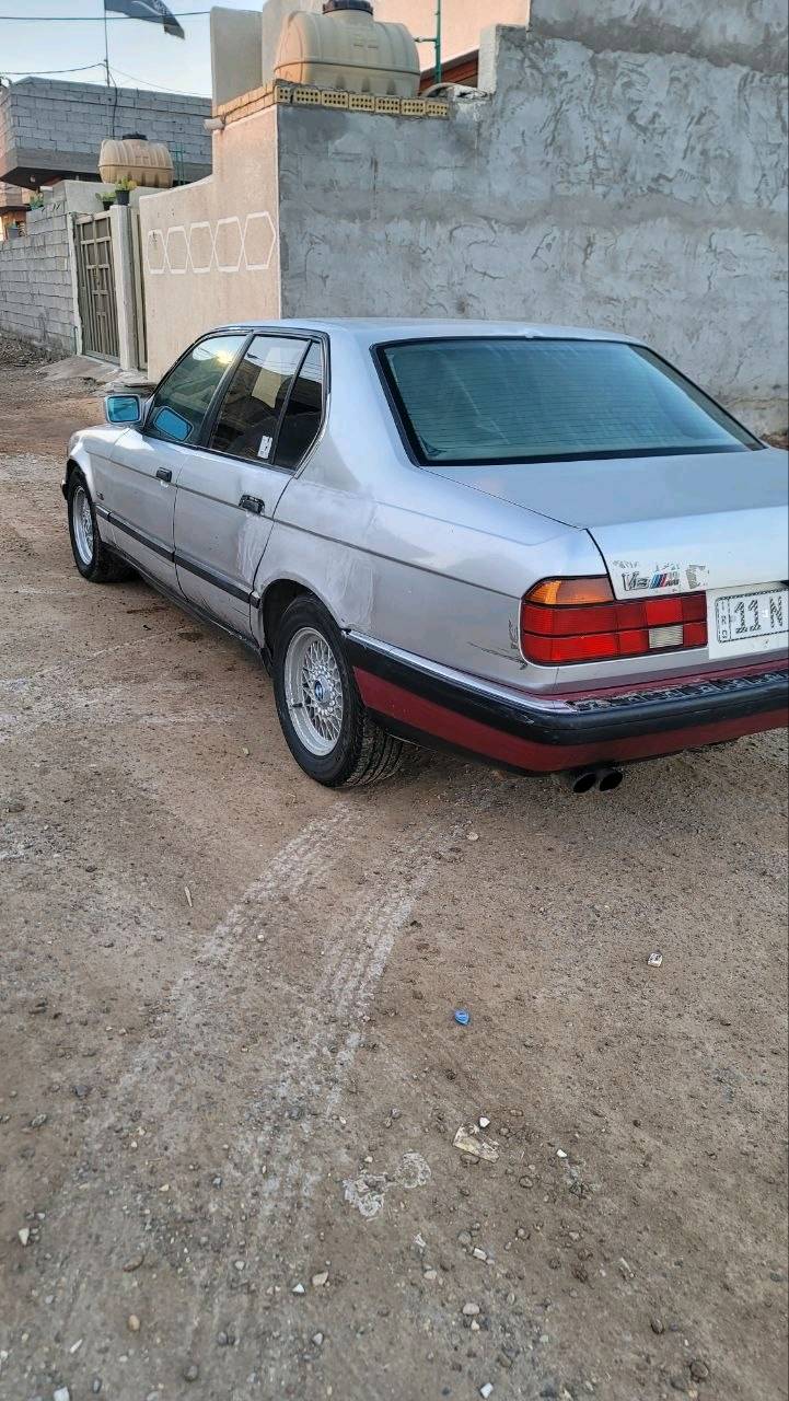BMW1994V8.               السعر42$
السلام عليكم BMW 730i v8اصل السياره كير ومكينه خير من الله اي محافظه اريدهه اشغل وروح تبريد ثلج قطعتين لايتات زنون عالي ناصي فيول بم جديد اصلي بلكات بوش ألماني اصلي وأتر بم اصلي انكليزي جديد اي سي جديد ايرفلو جديدالسياره بلاديه شلع قلع اي جطل مابيهه كهربائياتهه كلهه شغاله كشنات كهرباء فتحه سقف شغاله داخل جلد صدر خلفي جديد دبلات كلهن جدد السياره وين مايعجبك شغل واطلع بيهه والسياره بيهه ضربه بل جاملغ الخلفي جهه السايق  سعر السيارة 42$قابل للتفواض العنوان بغداد
***********
