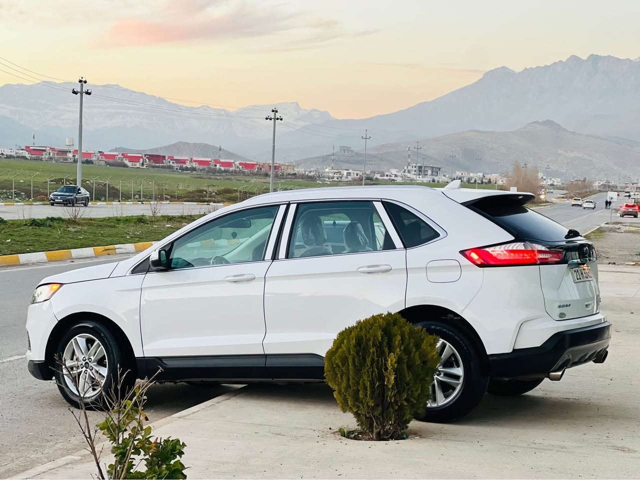 فؤرت ئيدج مؤديل ٢٠٢٠ مواسةفات selفول مواسةفات بةس پانؤراما نية كوشن جلد كوشن ئيتةر شاشة كةورة سئ گيج دةبل ئةكسل 4x4 شةغال كودي دةرگا جةندين مواسةفاتي تر دوجةملةغي پيشي بوياغة لوتي بؤنيتةكةي توزي pdr لةكةل روخي دةرگاي سةياق بي ناو سةنةوي تا ٢٠٢٧ مانكي ٩ تازةية تحويل و غةرامة بةشةرت گيرو مةكينة بةشةرت نةكراوةتةوة سةيارةكة مالي دؤستة سعري ١٥٨ گةلاو توزي مةجال *********** رانية, السليمانية
