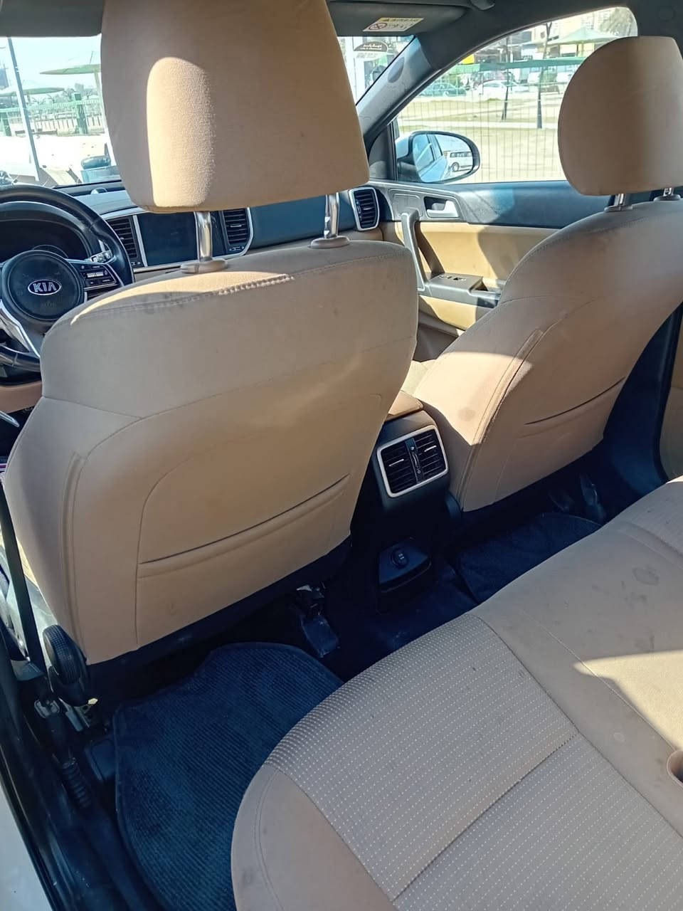 السلام عليكم
سبورتج موديل ٢١ مكفوله كفاله عامه نضيفه كلش مال بيت 
تخم تاير جديد ماشية ٩٤ الف بعد معروفه مواضفات لسبورتج  السعر ٢٠٧ غير متواجد ع فيس 

العنوان ابو الدشير 
***********
ملاحضة خدش بسيط بالدعاميه
