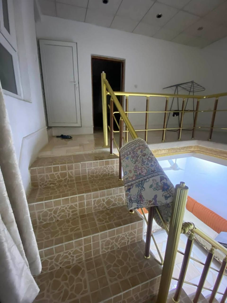 سلا عليكم دار للبيع
الموقع 🛑حي رمضان خلف جامع كافيه
سعر الدار 🛑86وبي مجال 
مساحه الدار 🛑120م
جنس الدار 🛑طابو صرف
محتويات الدار 🛑
غرف نوم
صاله
صحيات
منور
مطبخ
استقبال
كراج
الطابق الثاني 🛑
غرف نوم 2
صاله
صحيات
بلكون
علمن الدار مطل على حديقه عامه 🛑
عنوان المكتب شوان كلئ مقابيل حزب الشيوعي 🛑
نستقبل جميع عروضاتكم داخل وخارج خانقين 🛑
للستفسار اتصل على الرقم التالي واتساب 🛑***********
