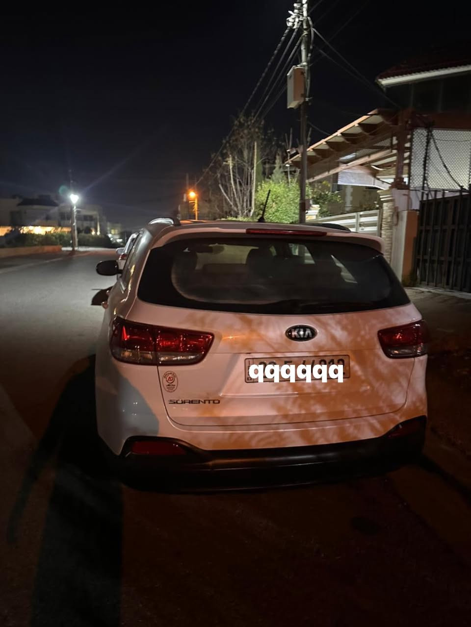 السلام عليكم سورنتوا خليجي 2016 خليجي 4 سلندر محرك دوش 2400 7 مقاعد محرك كير حداديه كلها شرط سياره بيها صبغ حافة البونيد فقط سعر البيع 168 مجال بسيط 
مكاني اربيل 
رقم الموبايل ***********
واتس اب موجود
