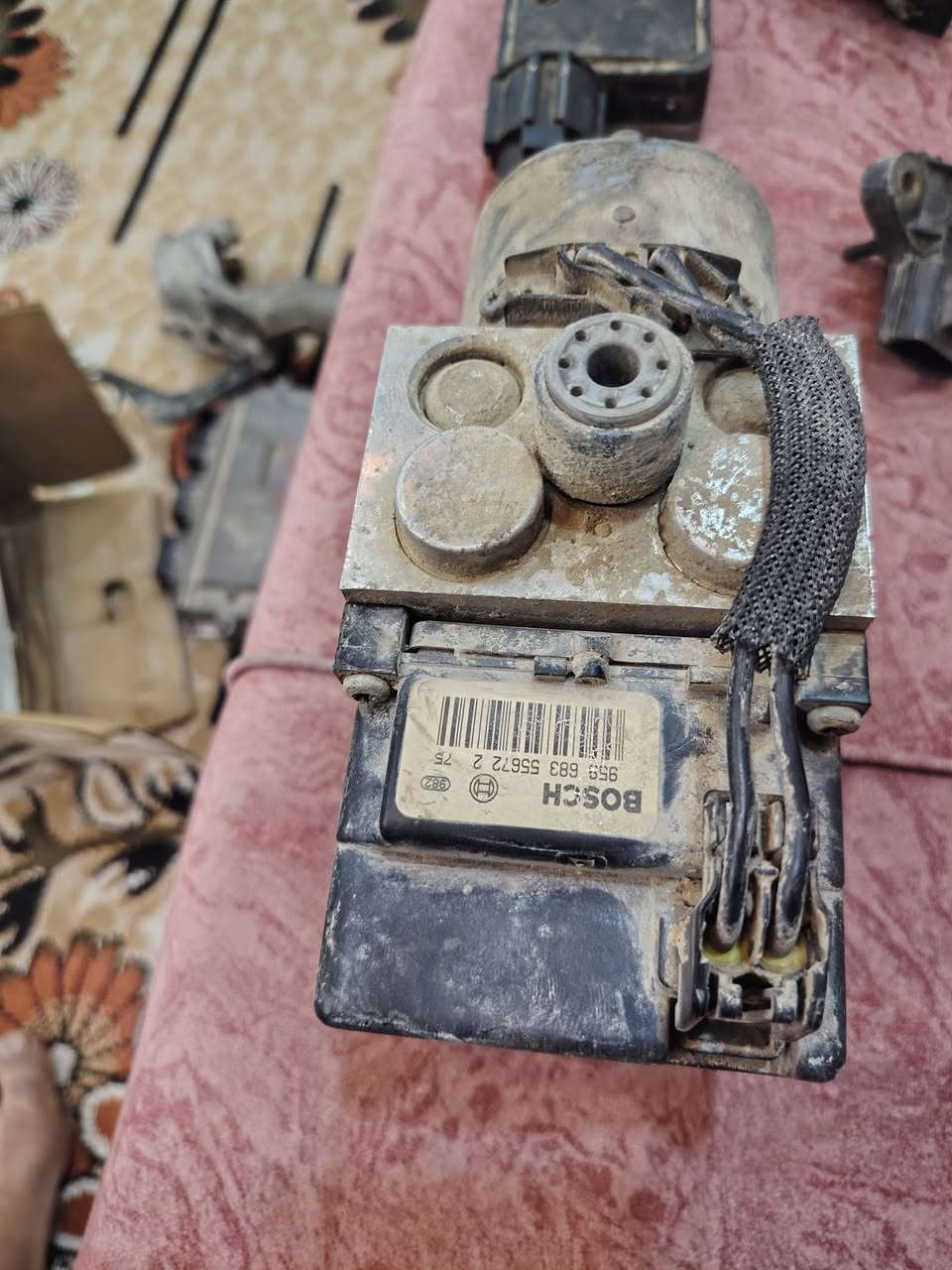 السلام عليكم اخواني الأعزاء  غراض موجوده  رقم الهاتف ***********
