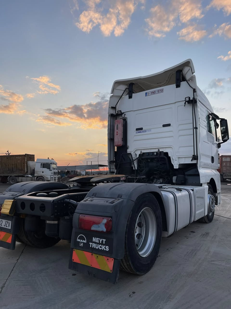 MAN 2017-440
مۆدێل ٢٠١٧ حجم ٤٤٠ دەبڵ سۆپەڕ
گێڕ مان ڕیتایدەر
کامل مواسەفات دەبڵ تانکی 
بە ڕۆیشتن هاتووە
جاهزە هیچ مەسرەفی نیە
***********
***********
