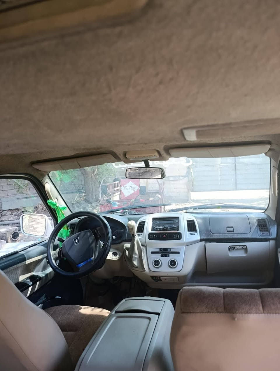 للبيع سياره جنبي اج وأن موديل ٢٠١٤بابل المكان دوشمه ومكينه وتخم تاير كله جديد ***********
