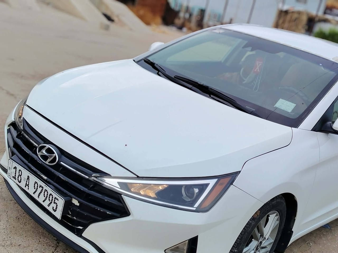 السلام عليكم النترا 20 جاهزه من كل شيء حادث بسيط كلش فقط بنين السيارة باسمي 
الاستفسار عل هاي الارقام 
***********
***********
