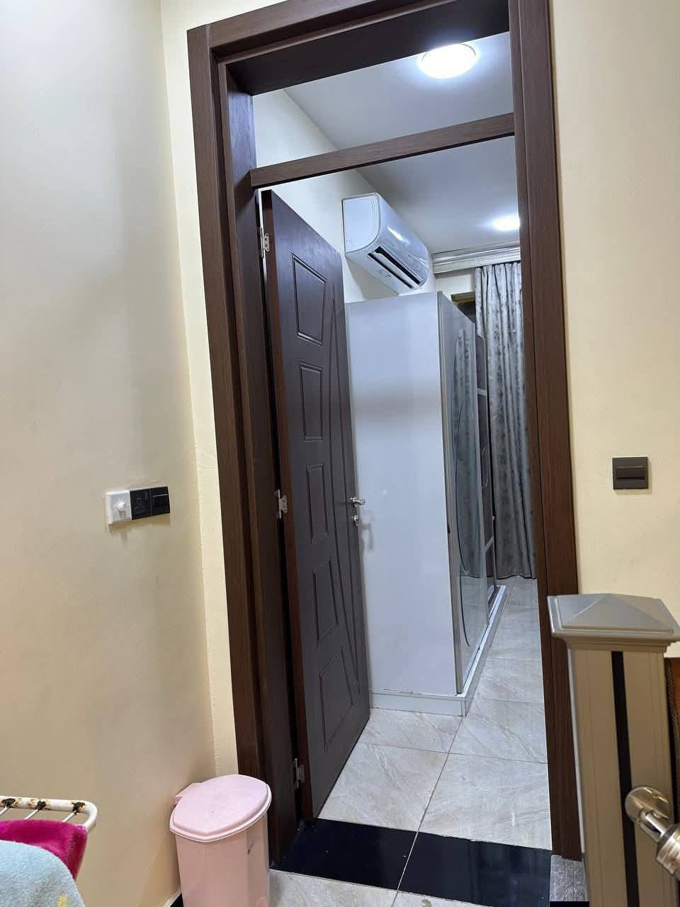 الدار للبيع زراعي مال حجاج البرزنجيه بيه إنذار كاتب عدل
 🏠🏠🏠🏠🏠🏠🏠
مساحه (65) متر 
واجه (4.50) 
سيارتك بابك فرع مغلق وهادء
بناء سنه) ٢٣ ٢٠٠) 
السعر 130
🏠🏠🏠🏠🏠🏠🏠
طابق لارضي يحتوي على كراج صغير صاله وبطخ وخدمات ومنور وغرفة نوم 
طابق الثاني يحتوي على غرفتين نوم وخدمات 
طابق الثالث بيت ونهر وسطحين
🏠🏠🏠🏠🏠🏠🏠
العنوان سبع أبكار خلف سوك السمجه وطريق الثاني قريب على خلف المعارض
🟥🟥🟥🟥🟥🟥🟥🟥
يمكنكم إرسال عروضكم العقارية ( اراضي _ دور _ عمارات وكل ما يتعلق بالعقار ) ما عليكم سوىى ارسال المعلومات برسالة واذا كان متوفر صور للعقار لعرضها في المكتب وعلى صفحتنا على الفيس والله الموفق
نسبة الدلالية / 1 /بل 100
🔶🔶🟣🔺🔻🟣🟨🟥
للاستفسار أكثر تفظل اتصل خاص دلال بغداد للعقار


**إذا كنت صاحب هذا الإعلان وتريد حذفه لأي سبب، رجاءا أرسل رسالة إلى الدعم الفني**