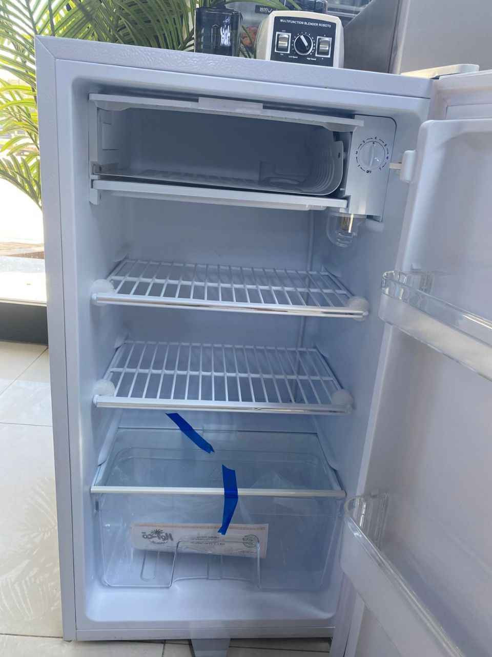 🔥 أرخص سعر بالعراق – 🔥

❄️ ثلاجة الواحة 6 قدم
🚚 توصيل لكل محافظات العراق

✨ المواصفات:
 • تسحب أقل من نص أمبير – اقتصادية جداً بالكهرباء
 • غاز R600a المرغوب والموفر للطاقة
 • ارتفاع: 83 سم
 • عرض: 45 سم
 • عمق: 40 سم
 • تجميد ممتاز وسريع
 • تبريد ثابت ومثالي للأجواء الحارة
 • رفوف قوية قابلة للتنظيم
 • باب محكم الإغلاق للحفاظ على البرودة
 • صوت هادئ جداً
 • تصميم أنيق يناسب البيت والمكتب

💳 متوفر بيع مفرد وجملة

لا يفوتك العرض 🔥 الكمية محدودة والسعر ما يتكرر 😉
التوصيل بغداد 10 محافظات 25 المدائن, بابل


**إذا كنت صاحب هذا الإعلان وتريد حذفه لأي سبب، رجاءا أرسل رسالة إلى الدعم الفني**