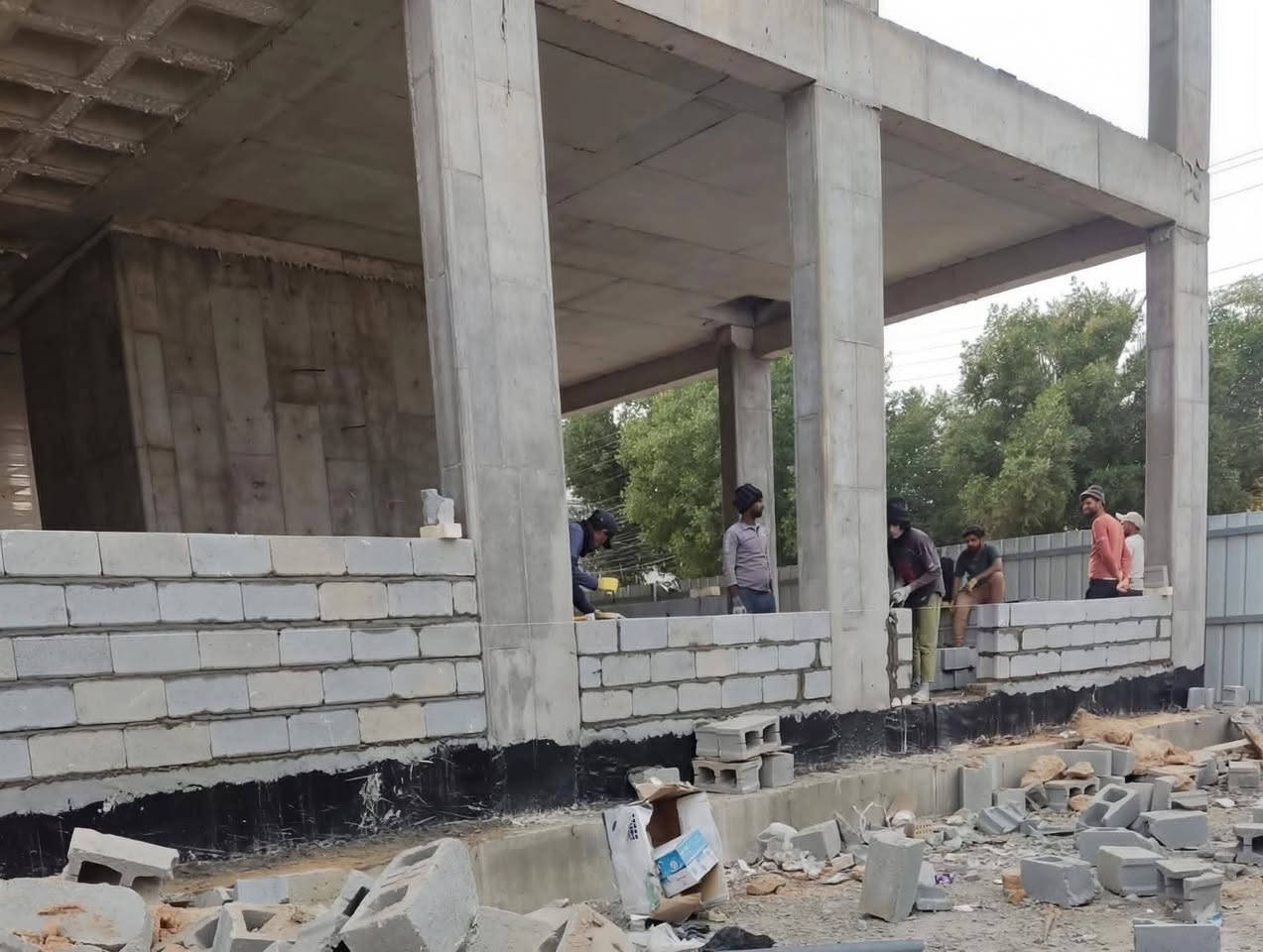 سلام عليكم خلفات بناء بلوك فرمستون شغل درجة اولى والالتزام بالمواعيد كربلاء ***********
