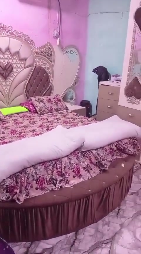 غرفه سعره 350عنوانه ابوصخير السكن قرب مركز الشرطه الشراي يراسل خاص ورقم بي وتساب ***********
