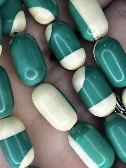 سندلس مخروط من طوبات بليارد بلجيكي انتيك ملاحظة السبحه خراطه قديمه خراطه الموصل والسبحه مغلفه 
71غرام
33
17.7/10.5mm
للتواصل واتساب
***********
