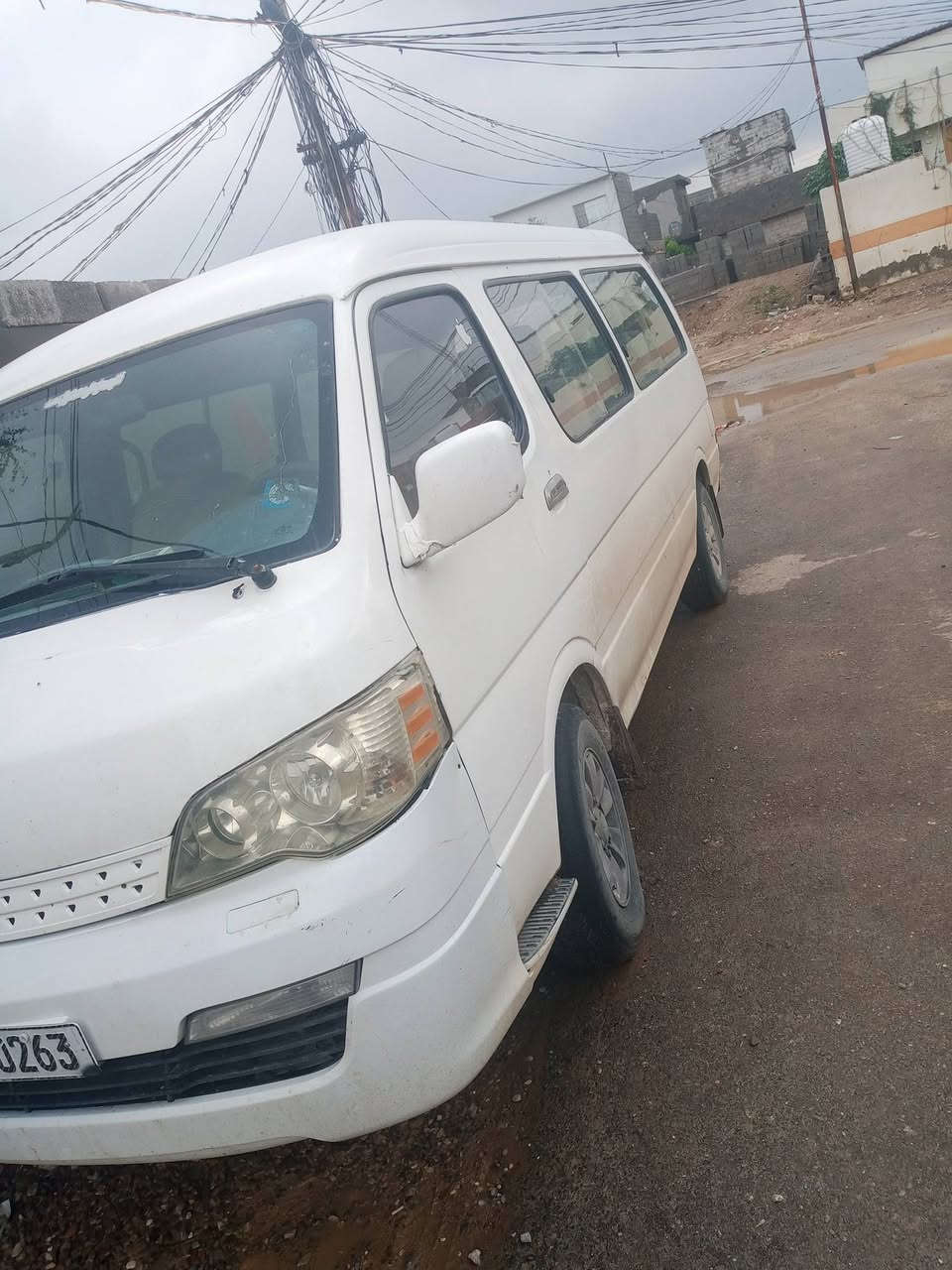 سلام عليكم
جنبي حرة مصفرة من كلشي مكينة جديد
موديل ١٥ بيها صبغ ابيع صبغ حزام ب٧٠ 
وبية مجال رقم صاحبها *********** رقم صاحبها بي وتساب فقط
